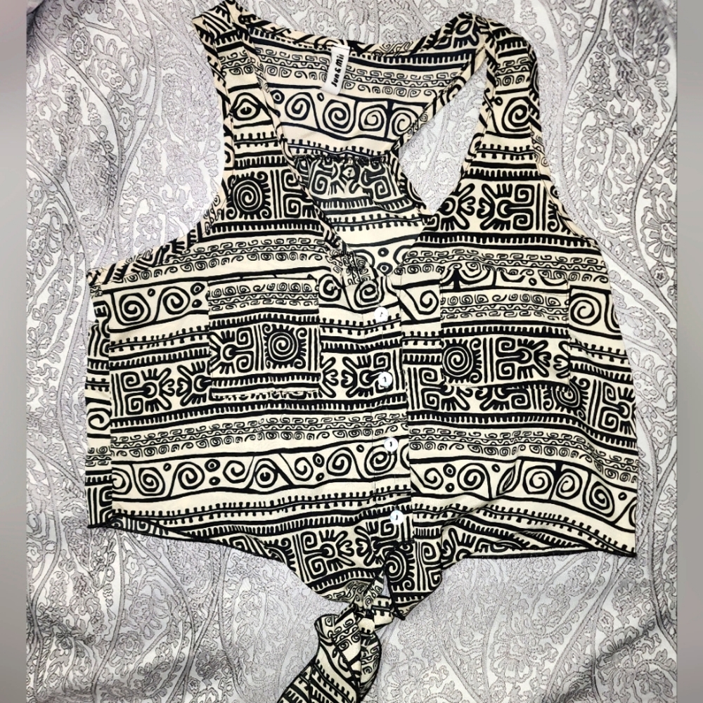 Jun & Min front tie tank top/crop top